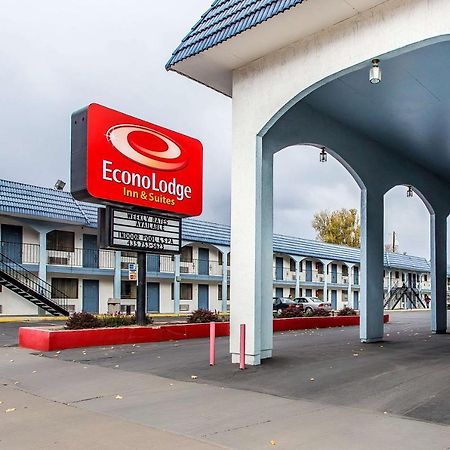 Econo Lodge Inn & Suites Логан Экстерьер фото